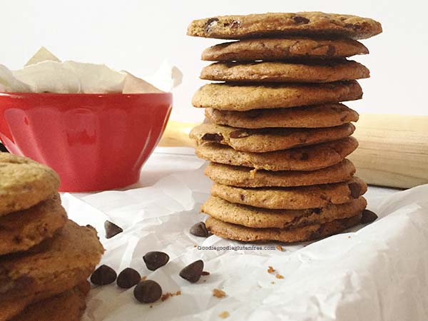 gluten free crispy chewy chocolate chip cookies
