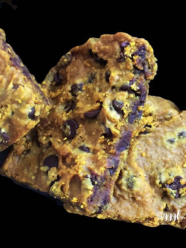 healthy & delicious gluten free turmeric spice blondies that are vegan, nut-free, soy-free and refined sugar free - recipe by julie Rosenthal at Goodie Goodie Gluten Free
