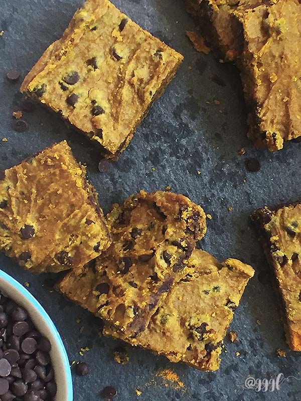 healthy & delicious gluten free turmeric spice blondies that are vegan, nut-free, soy-free and refined sugar free - recipe by julie at Goodie Goodie Gluten Free