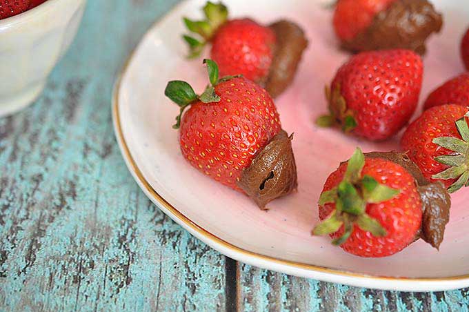 Simple & Easy Strawberry Chocolate Avocado Mousse! Gluten-Free, Paleo, Vegan and decadent!!