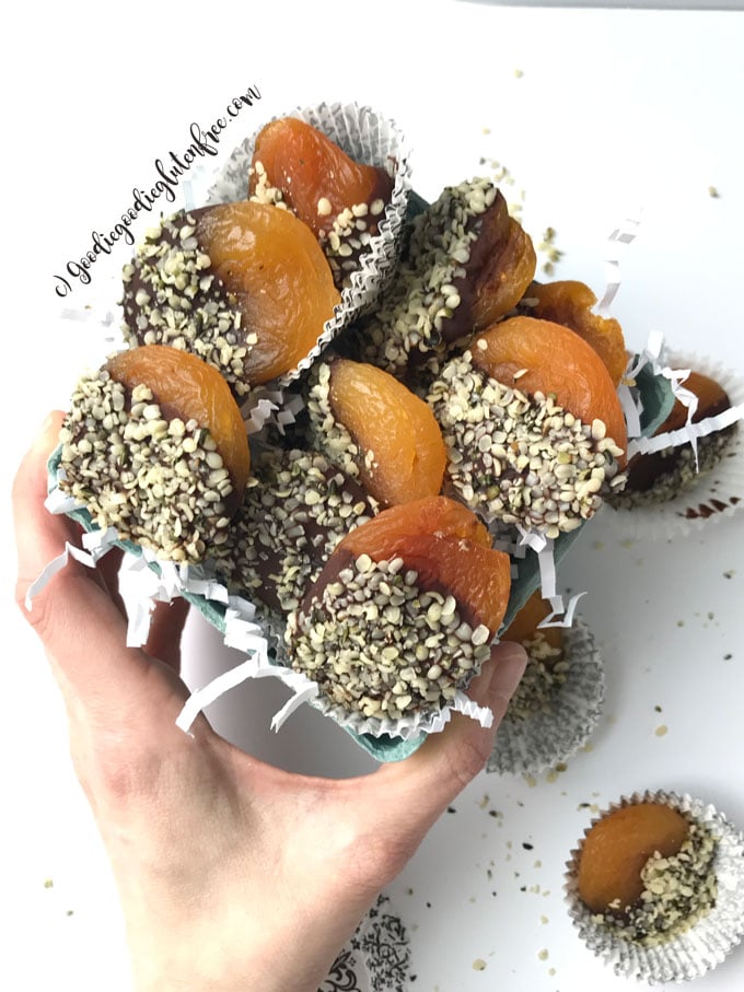 dark chocolate dipped apricots